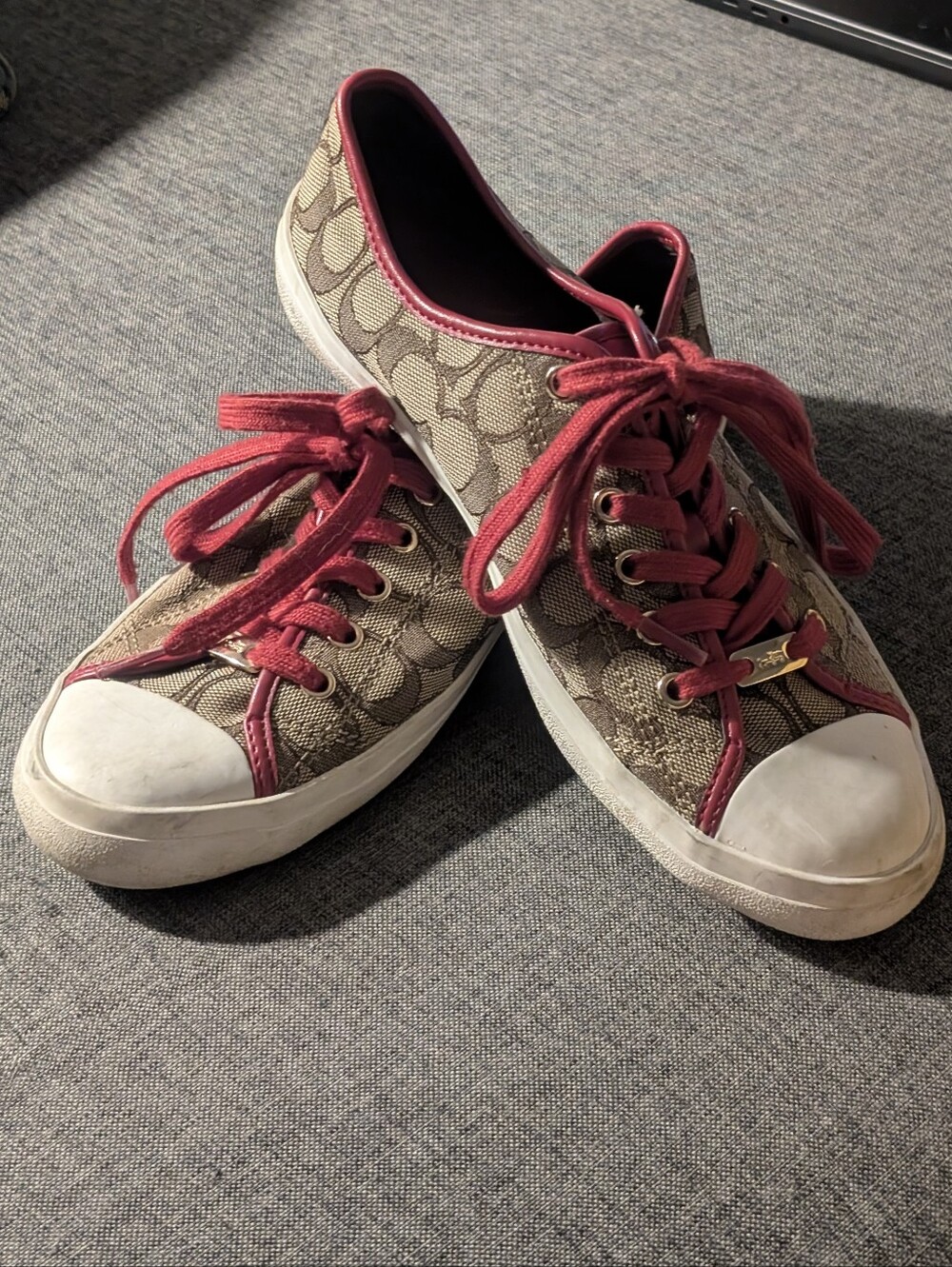Coach Empire Signature Low Top Canvas Sneakers with Red Accents Size 9.5B